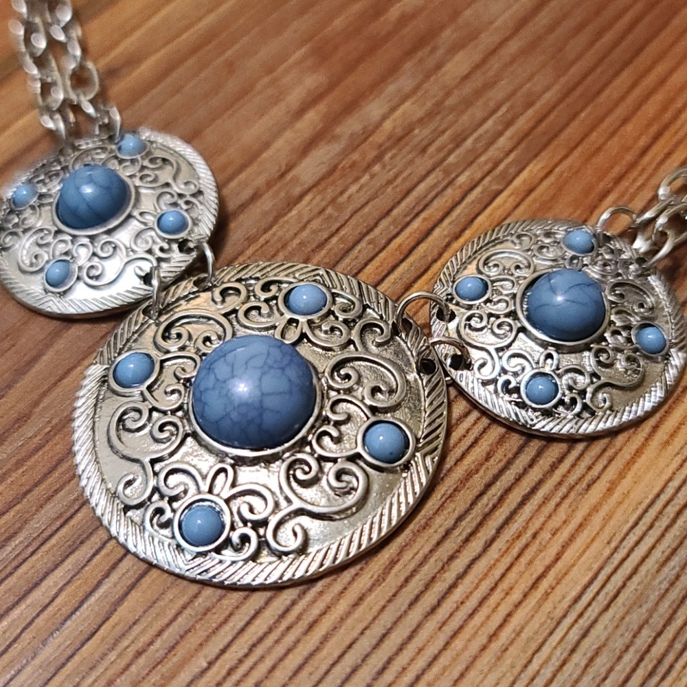 NWOT necklace